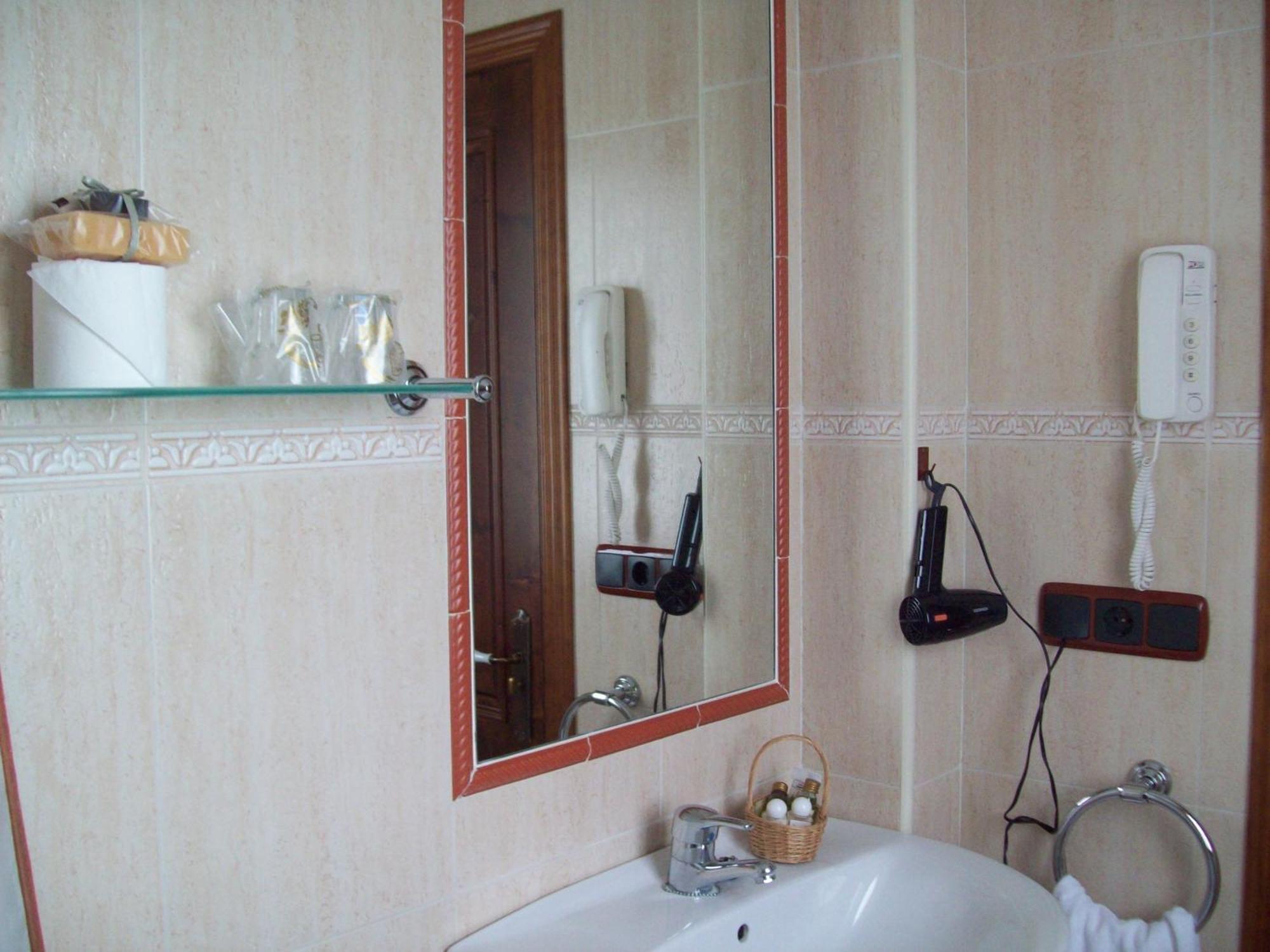 Hotel Somonte Quintes Habitación foto